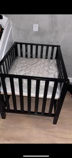 Bopita box brent met boxmatras, Kinderen en Baby's, Boxen, Ophalen of Verzenden, Gebruikt, Vierkant, In hoogte verstelbaar