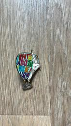 Pin Hard Rock Cafe 50 jaar Freddie Mercury, Verzamelen, Speldjes, Pins en Buttons, Ophalen of Verzenden, Zo goed als nieuw, Overige onderwerpen