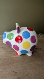 Leuk, vrolijk spaarvarken met stippen, Verzamelen, Spaarpotten, Ophalen of Verzenden, Zo goed als nieuw, Steen, Aardewerk of Keramiek