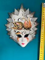 Venetiaans masker met glitter, Ophalen