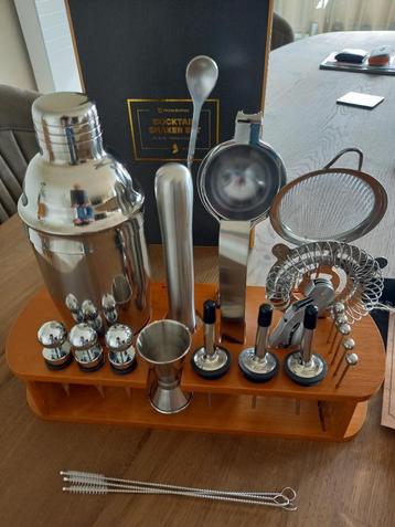 Cocktail shaker set beschikbaar voor biedingen