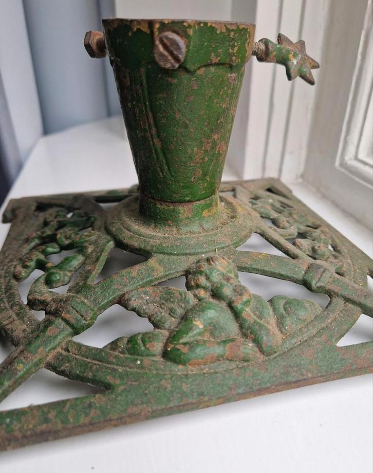 antieke kerstboomstandaard 2x, Diversen, Kerst, Gebruikt, Ophalen of Verzenden