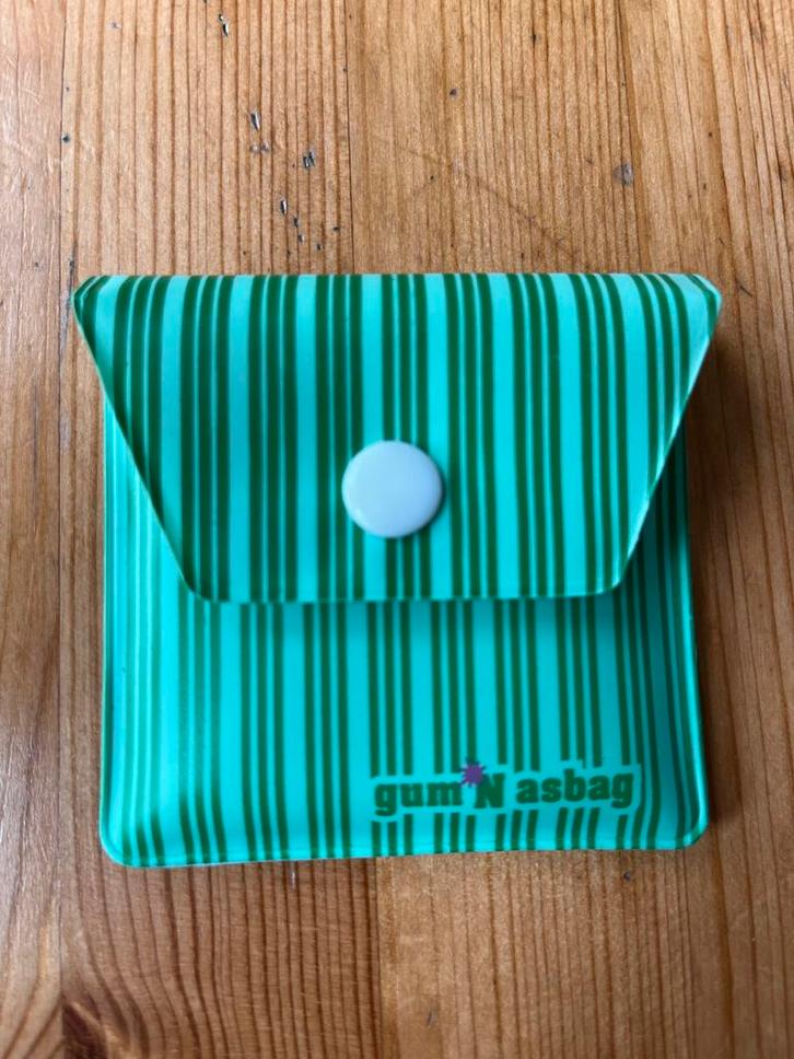 Mobiele asbak Gum N Asbag pocket ashtray nieuw kauwgom ADE, Verzamelen, Rookartikelen, Aanstekers en Luciferdoosjes, Nieuw, Asbak