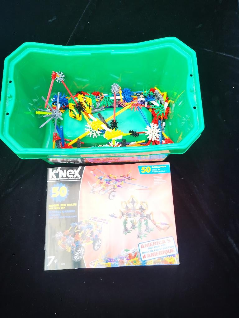 K'NEX onderdelen KNEX Bouwstenen met opbergdoos en boek, Kinderen en Baby's, Speelgoed | Bouwstenen, Zo goed als nieuw, K'nex