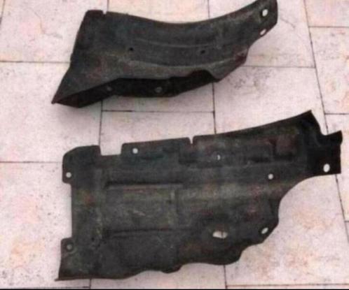 Wielkuip/modderkap (2x) Renault Megane 4 (bj.2018) i.z.g.s., Auto-onderdelen, Carrosserie en Plaatwerk, Spatbord, Renault, Gebruikt