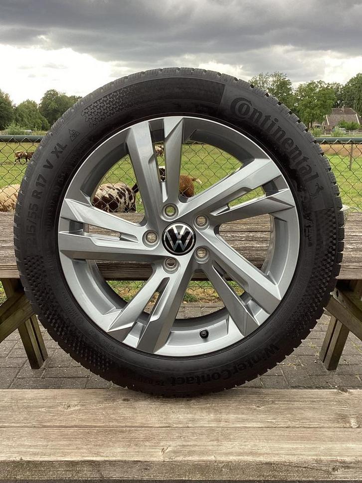 17”Vw T-roc/Caddy 215-55-17 Continental❄️banden  8 mm, Auto-onderdelen, Banden en Velgen, Banden en Velgen, Winterbanden, 17 inch