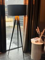 Stijlvolle Hoeklamp - 140cm, Huis en Inrichting, Lampen | Vloerlampen, Ophalen of Verzenden, Zo goed als nieuw, Metaal, 100 tot 150 cm