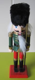 kleine houten notenkraker met geweer - kerst, Diversen, Kerst, Ophalen of Verzenden, Zo goed als nieuw