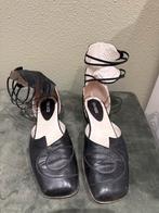 Elegante zwarte Lisa Tucci pumps met bandjes, Kleding | Dames, Schoenen, Ophalen of Verzenden, Gedragen, Zwart, Pumps