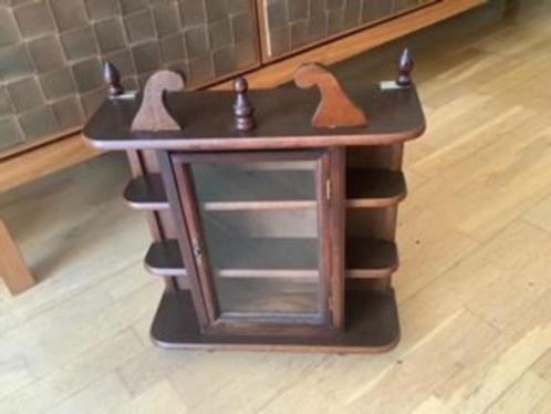 vintage houten mini vitrinekastje hangkastje verzamelkastje, Antiek en Kunst, Curiosa en Brocante, Ophalen
