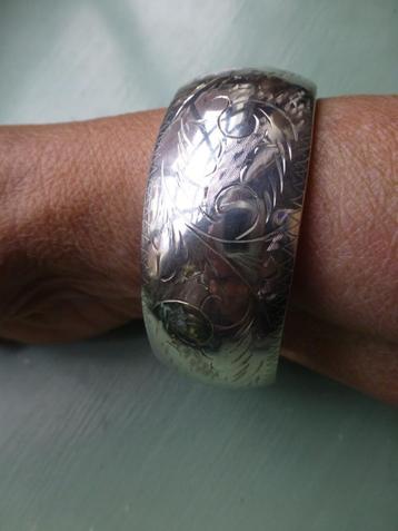 Antieke zwaar Zilveren Armband gegraveerd Scroll-work