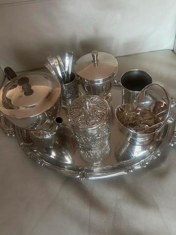 Douwe Egberts Verzilverde Set beschikbaar voor biedingen