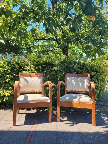 Set van 2 vintage fauteuils met gebogen houten armleggers  beschikbaar voor biedingen