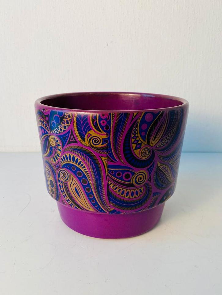 Arco paars keramiek Paisley bloempot , jaren 80, Tuin en Terras, Bloempotten, Gebruikt, Aardewerk, Binnen, Minder dan 40 cm, Minder dan 25 cm