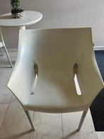 Te koop 2 creme kleurige kunststof Starck stoelen., Ophalen of Verzenden, Overige kleuren, Kunststof