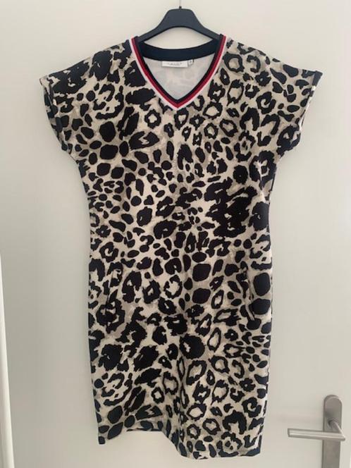 damesjurk- tijgerprint-maat S-NIEUW, Kleding | Dames, Jurken, Nieuw, Maat 38/40 (M), Overige kleuren, Knielengte, Ophalen of Verzenden