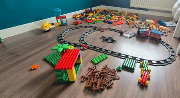 Grote doos duplo. Incl treinbaan! Trein dieren poppetjes beschikbaar voor biedingen