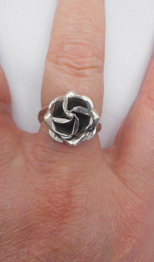 Zilveren verstelbare ring met roos nr.1516, Sieraden, Tassen en Uiterlijk, Ringen, Zo goed als nieuw, Dame, 18 tot 19, Zilver