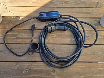 10meter eRock thuis lader met LCD scherm. Type 2 naar 220V beschikbaar voor biedingen
