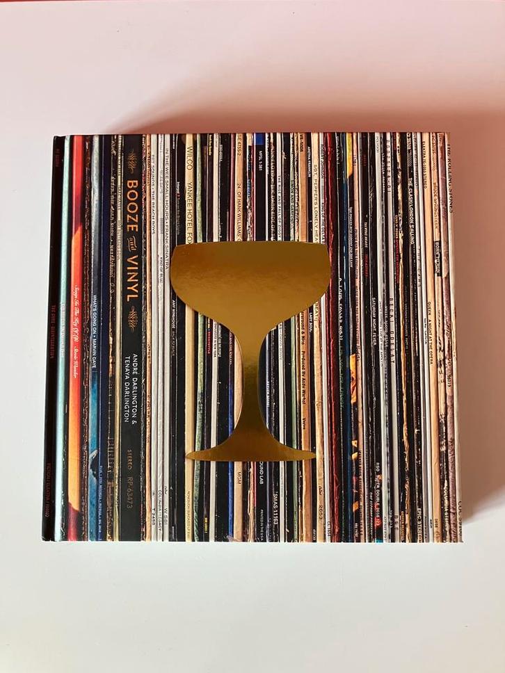 Booze & Vinyl - Andre Darlington, Boeken, Muziek, Nieuw, Artiest, Ophalen of Verzenden