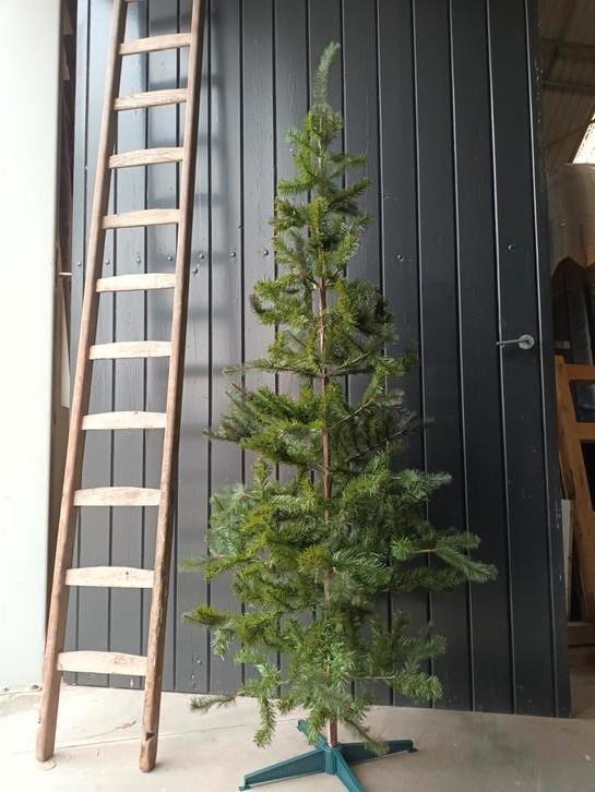 Mooi smalle slanke kunstkerstboom kerstboom Ikea vinterfest, Huis en Inrichting, Overige Huis en Inrichting, Zo goed als nieuw