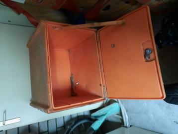 Bezorgbak in goede staat  beschikbaar voor biedingen