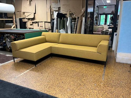 Design on stock Bloq ploegstof Monza, Huis en Inrichting, Banken | Bankstellen, Gebruikt, Hoekbank, Vierpersoons of meer, 250 tot 300 cm