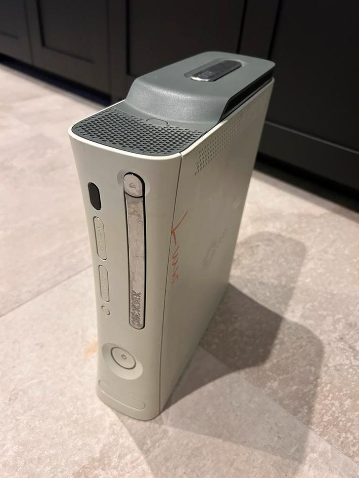 Xbox 360 lees beschrijving, Spelcomputers en Games, Spelcomputers | Xbox 360, Gebruikt, Zonder controller, Ophalen of Verzenden