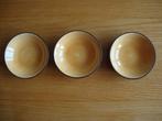 Drie gele aardenwerken schaaltjes.(9,5cm), Ophalen, Overige stijlen, Aardewerk, Schaal of Schalen