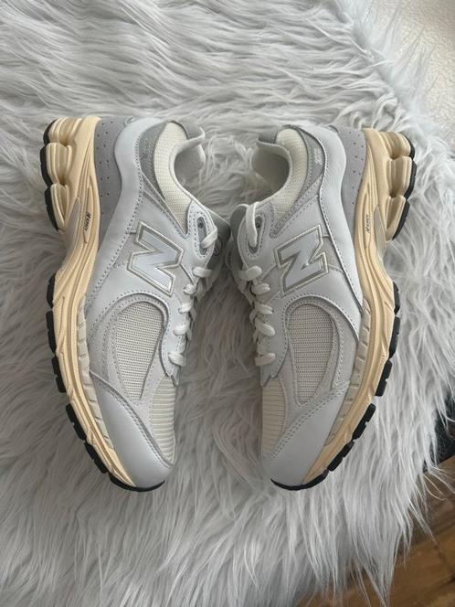 Nieuwe New balance 2002R White  - maat eu 43, Kleding | Heren, Schoenen, Nieuw, Sneakers of Gympen, Overige kleuren, Ophalen of Verzenden