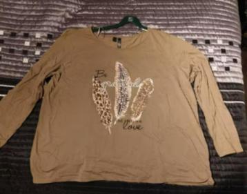 Camouflage groen kleurig shirt beschikbaar voor biedingen