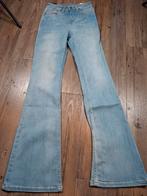 KUYICHI Lisette flared jeans W27 L34, Kleding | Dames, Spijkerbroeken en Jeans, Blauw, KUYICHI, Nieuw, Ophalen of Verzenden