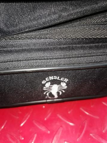 Gensler magneet tanktas in goede staat
 beschikbaar voor biedingen