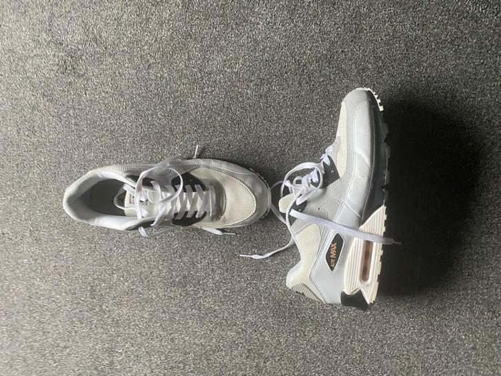 Bruine Nike Sneakers - Zo goed als nieuw!, Kleding | Dames, Schoenen, Zo goed als nieuw, Sneakers of Gympen, Bruin, Ophalen of Verzenden