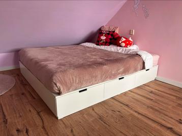 IKEA bed 2 persoons wit met lades 