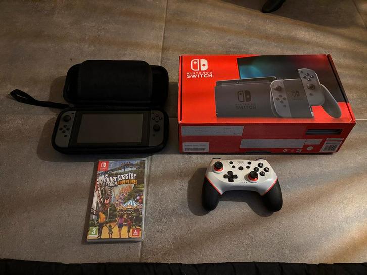 Nintendo Switch Compleet + Rollercoaster Tycoon, Spelcomputers en Games, Games | Nintendo Switch, Zo goed als nieuw, Simulatie