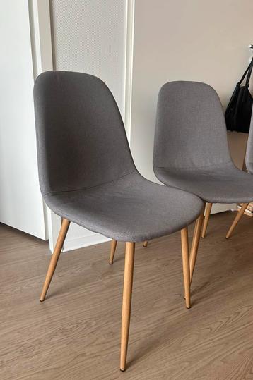 Grijze eetkamer stoelen (Dit weekend ophalen!)