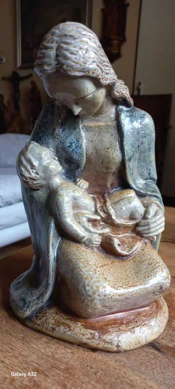 Madonna beeld Beesels Aardewerk Edmund Wessling 1943 .  beschikbaar voor biedingen