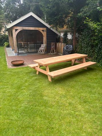 Douglashout picknicktafel beschikbaar voor biedingen