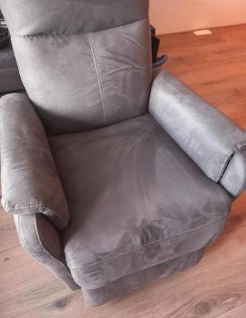 Neuwe relaxstoel fauteuil  beschikbaar voor biedingen