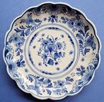 Porceleyne Fles geschulpt bordje (T11-15) Guerain Bijzonder, Antiek en Kunst, Antiek | Wandborden en Tegels, Ophalen of Verzenden