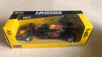 Max Verstappen Aston Martin miniatuur in doos model 2018, Hobby en Vrije tijd, Modelauto's | 1:24, Ophalen of Verzenden, Zo goed als nieuw