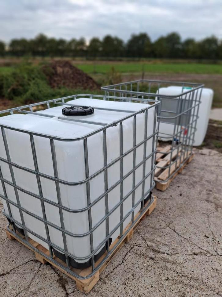 Te koop: ibc krat op pallet met of zonder plastic container, Doe-het-zelf en Verbouw, Kratten en Dozen, Zo goed als nieuw, Krat