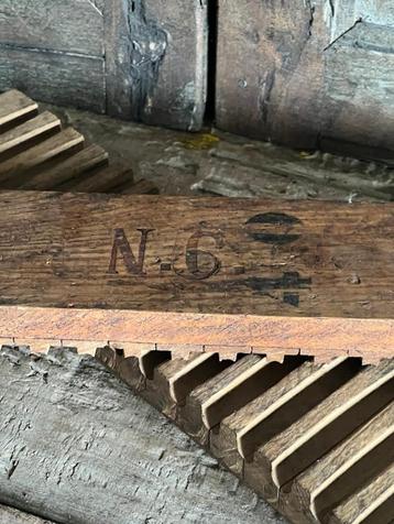 Oude sigarenmallen/sigarenplanken beschikbaar voor biedingen