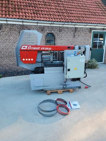 BOMAR STG 320 GA Volautomatische bandzaagmachine
Lintzaag beschikbaar voor biedingen