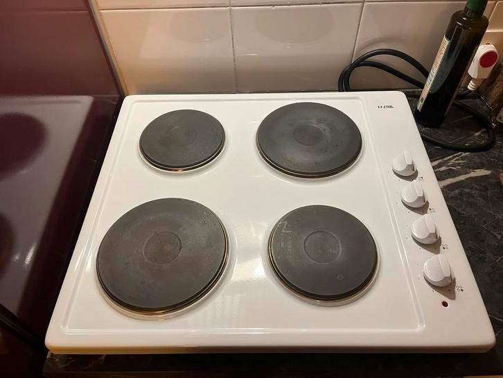 Etna elektrische kookplaat - weinig gebruikt, Witgoed en Apparatuur, Fornuizen, Zo goed als nieuw, Vrijstaand, Elektrisch, 4 kookzones