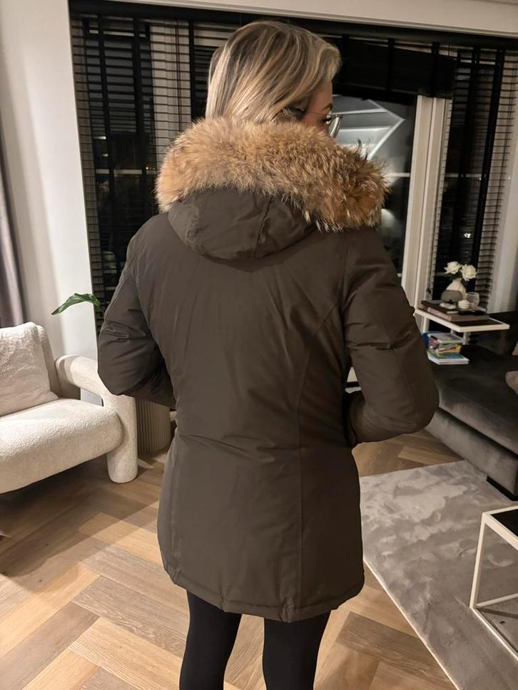 Woolrich Parka Legergroen Maat M, Kleding | Dames, Jassen | Winter, Zo goed als nieuw, Maat 38/40 (M), Groen, Ophalen of Verzenden