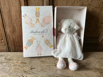 NIEUW Bukowski knuffel schaapje Molly in cadeaudoos beschikbaar voor biedingen