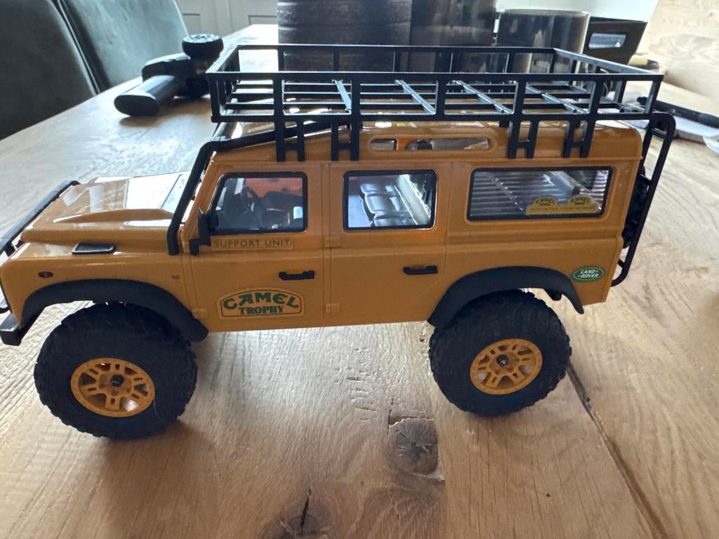 FMS FCX24 Land Rover Defender - Zo goed als nieuw!, Hobby en Vrije tijd, Modelbouw | Auto's en Voertuigen, Auto, Groter dan 1:32