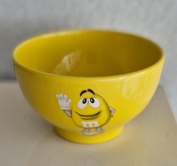 Gele M&M Schaal beschikbaar voor biedingen